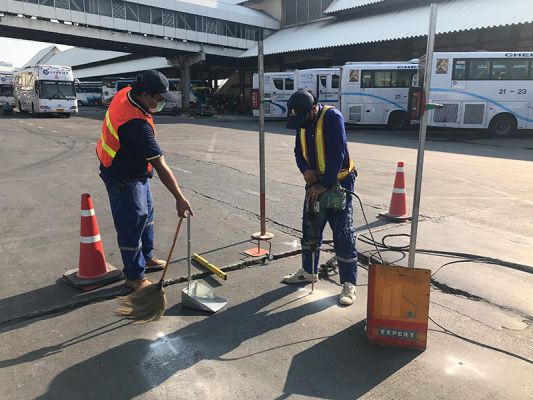 งานปิดซ่อมโพรงและยกพื้นถนนคอนกรีตทรุด