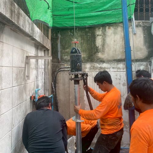 งานติดตั้งเข็มไมโครไพล์ระบบเข็มเกลียวไฮดรอริก ที่ติดตั้งได้ง่ายและรวดเร็ว บ้านพักย่านบางนา