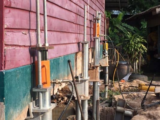 งานดีดบ้านพักอาศัย Micropiles for structure jacking