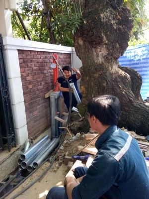 งานยกโครงสร้างทางเดินเชื่อมต่ออาคาร