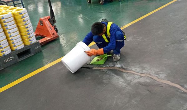 งานซ่อมผิวหน้าคอนกรีตแตกร้าว ด้วยอิพ็อกซี่มอร์ต้า(epoxy mortar)